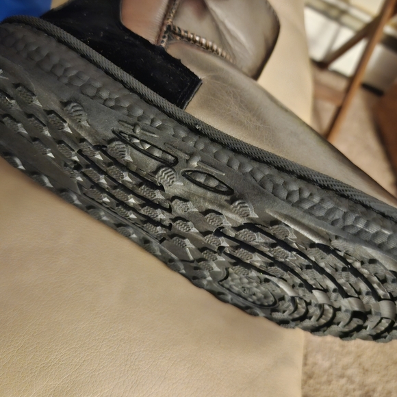 Designer fur boots - Picture 4 of 4